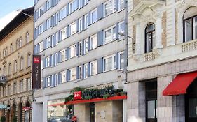 Hotel Ibis City  3*